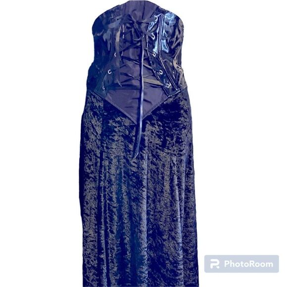 Extremely Rare Blackout Corset Velvet Dress - Zipper Does Not Work - Picture 2 of 10